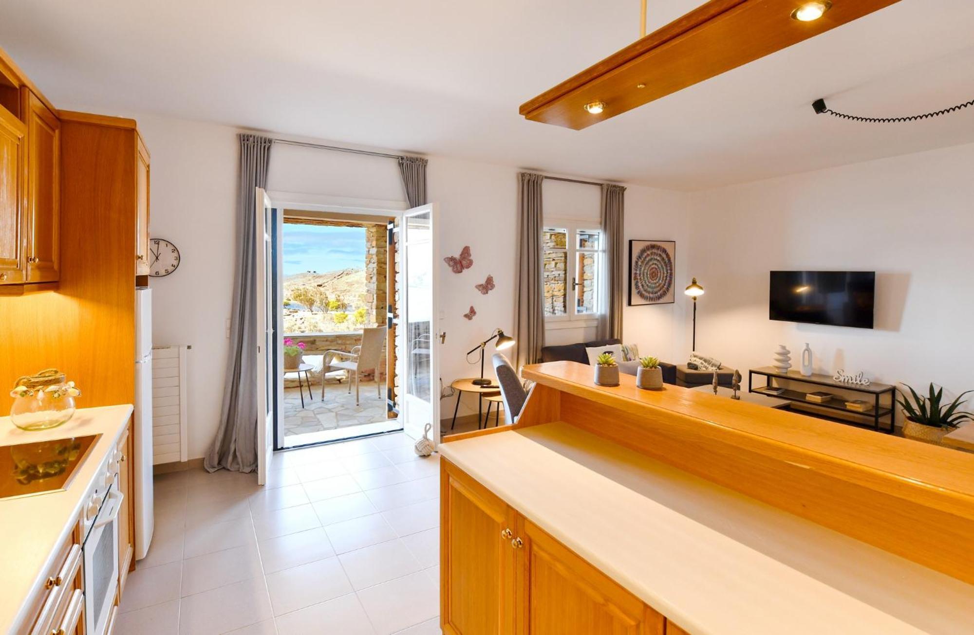 Amazing 2 Bedroom Apartment Overlooking The Marina Of Vourkárion Exterior foto