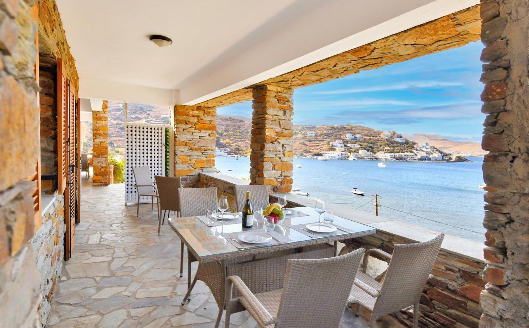 Amazing 2 Bedroom Apartment Overlooking The Marina Of Vourkárion Exterior foto